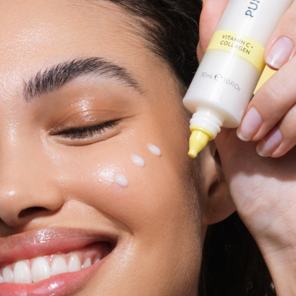 Nu Skin Nutricentials Pumps Vitamin C + Collagen - aplikacja serum rozświetlającego na twarz, efekt promiennej i jaśniejszej cery