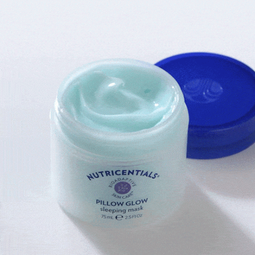 Nu Skin Nutricentials Pillow Glow - aplikacja maseczki nocnej na twarz, efekt promienności i nawilżenia cery do rana